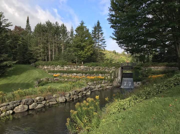 Aménagement de mur de soutènement Sutton